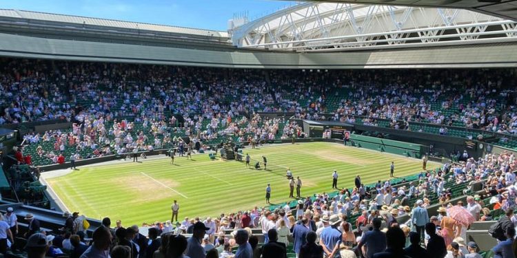 A Wimbledon Cobolli vola ai quarti