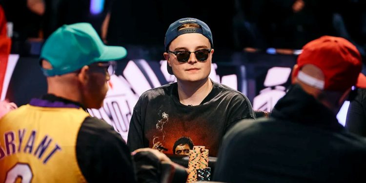 Main Event WSOP 2026: Jumalon resta chip leader, final table fermo a 7 left